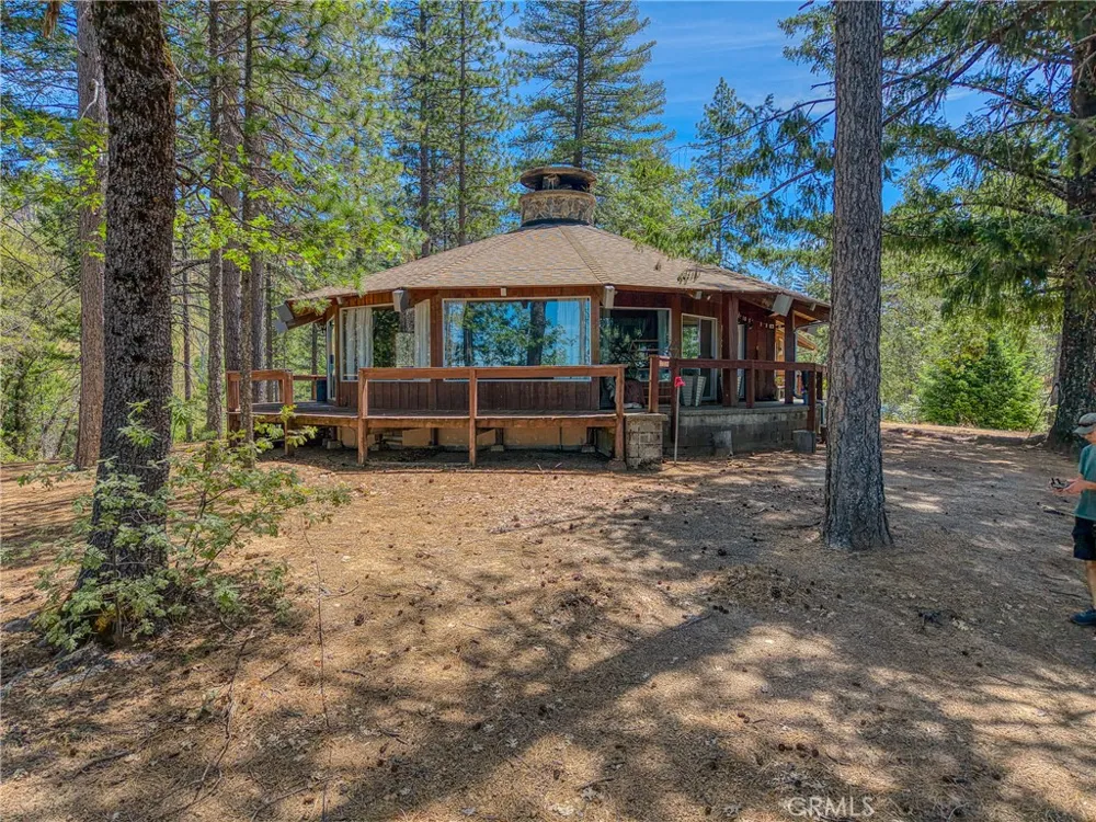 6135 15 N 12 Rd Lucerne, CA 95458