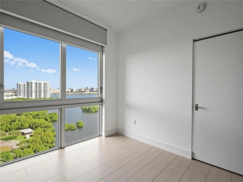 16385 Biscayne Blvd #1615 North Miami Beach, FL 33160