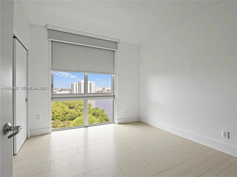 16385 Biscayne Blvd #1615 North Miami Beach, FL 33160
