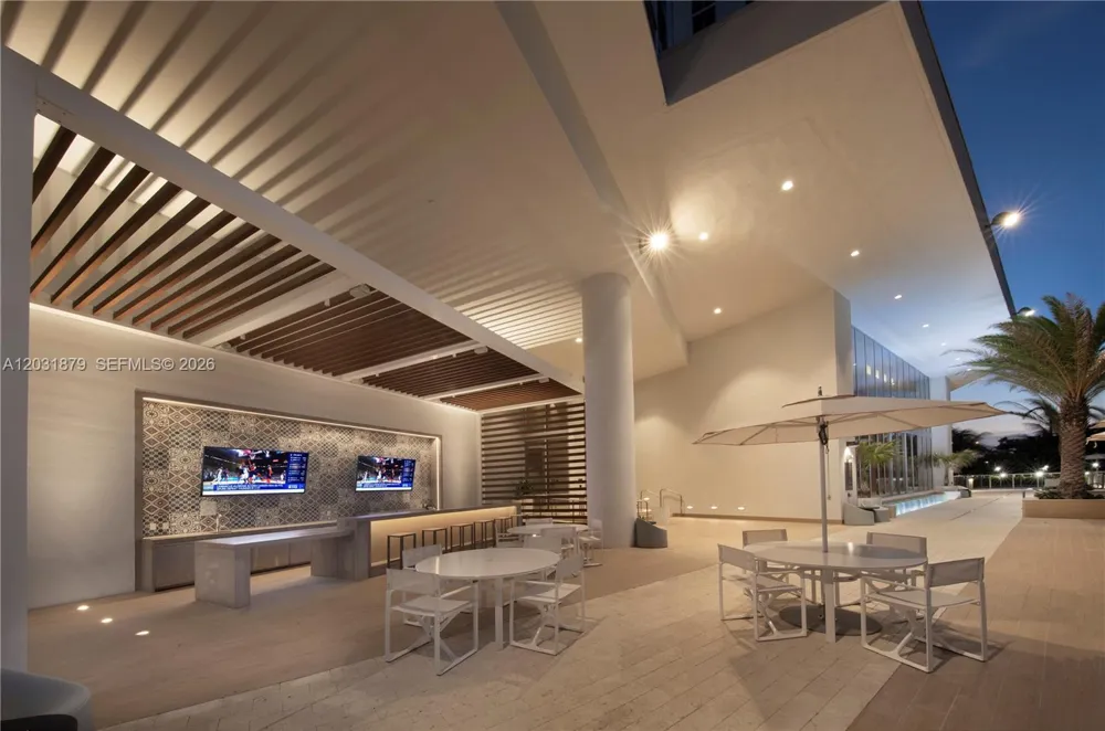 16385 Biscayne Blvd #1615 North Miami Beach, FL 33160