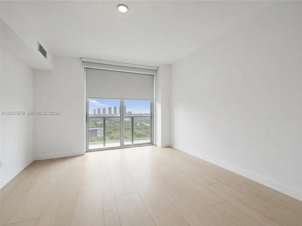 16385 Biscayne Blvd #1615 North Miami Beach, FL 33160