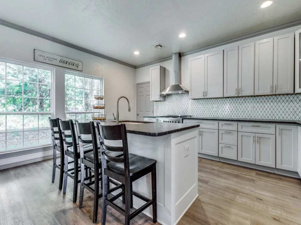 203 Pueblo Drive Lake Kiowa, TX 76240