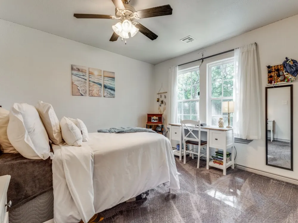 203 Pueblo Drive Lake Kiowa, TX 76240