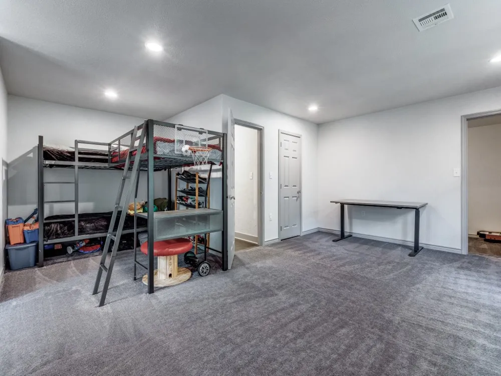 203 Pueblo Drive Lake Kiowa, TX 76240