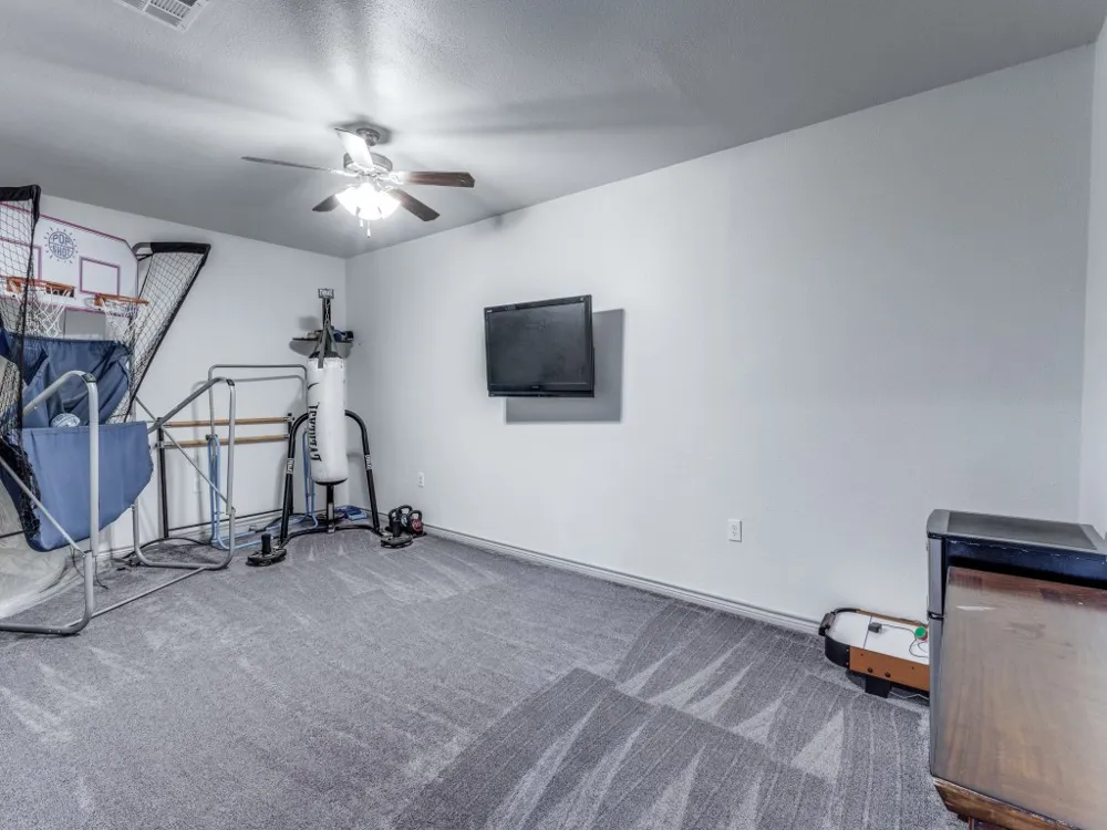 203 Pueblo Drive Lake Kiowa, TX 76240