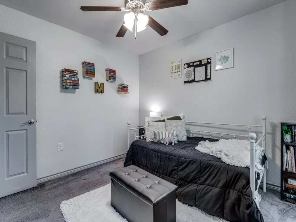 203 Pueblo Drive Lake Kiowa, TX 76240