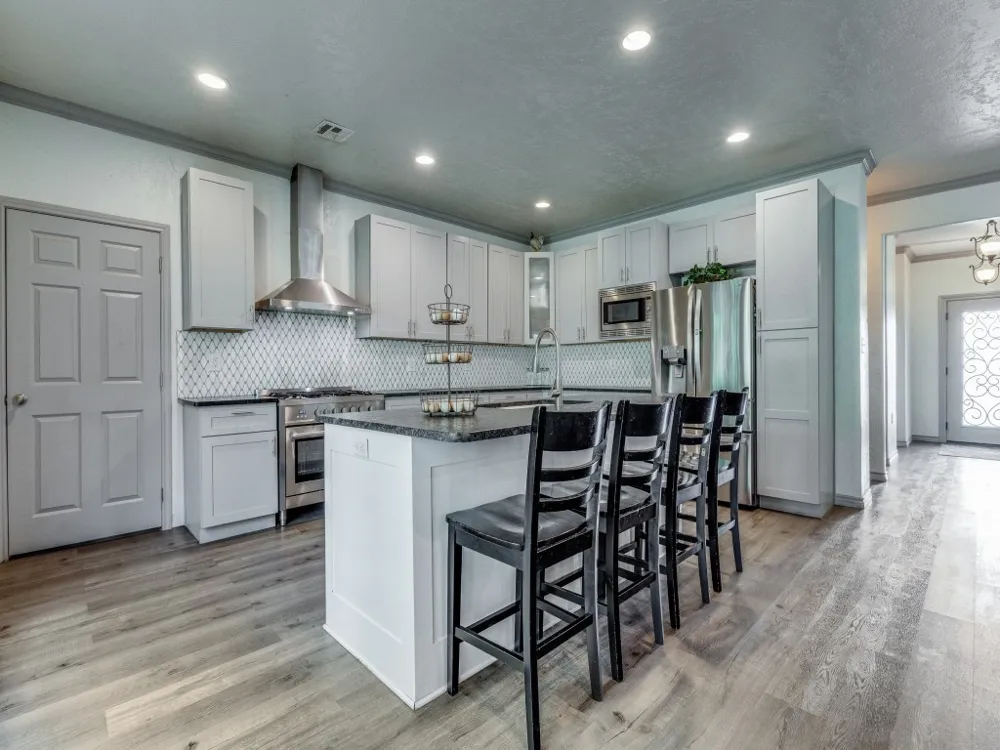 203 Pueblo Drive Lake Kiowa, TX 76240
