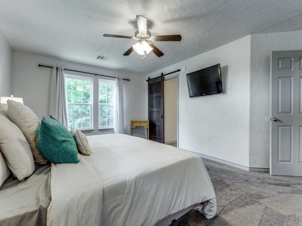203 Pueblo Drive Lake Kiowa, TX 76240