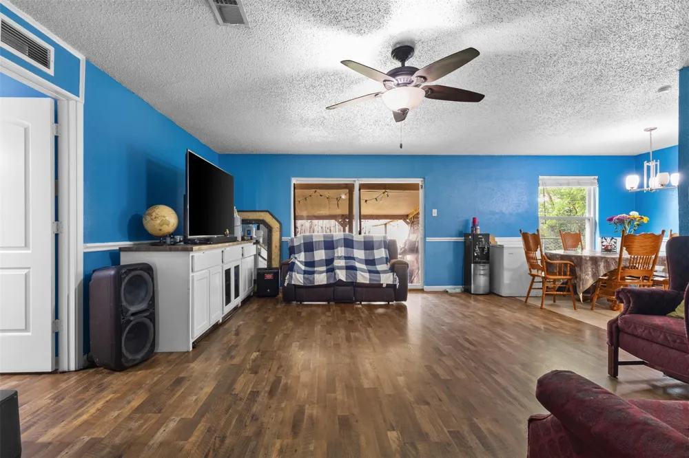 13212 Kings Mountain Drive Balch Springs, TX 75180