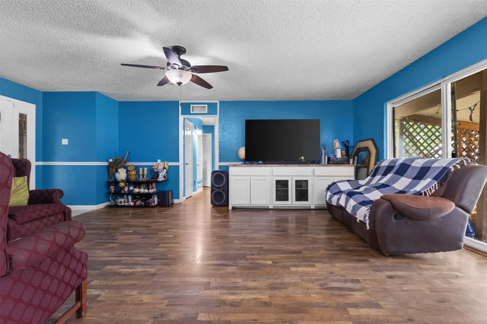13212 Kings Mountain Drive Balch Springs, TX 75180