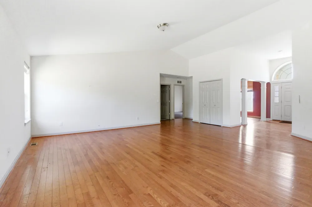 32200 Ecorse Road Romulus, MI 48174