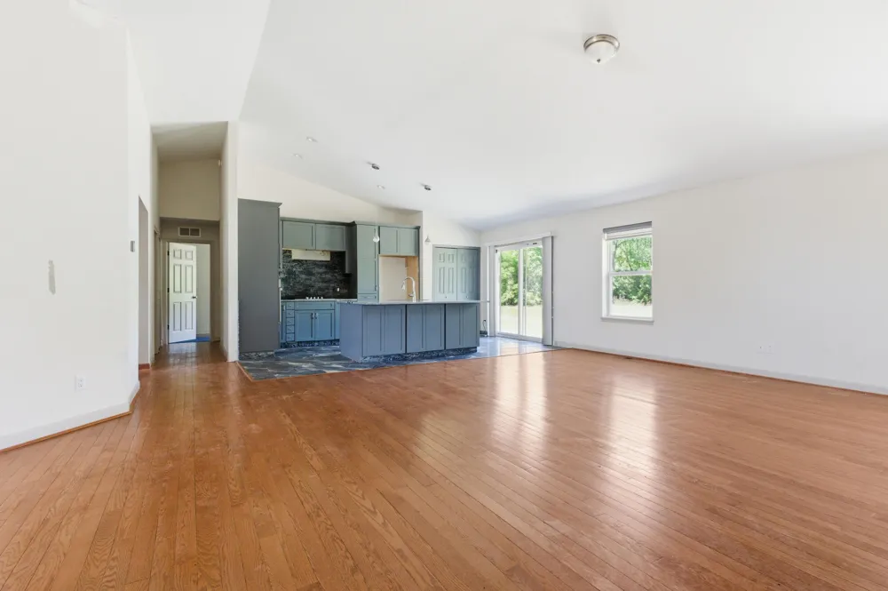 32200 Ecorse Road Romulus, MI 48174
