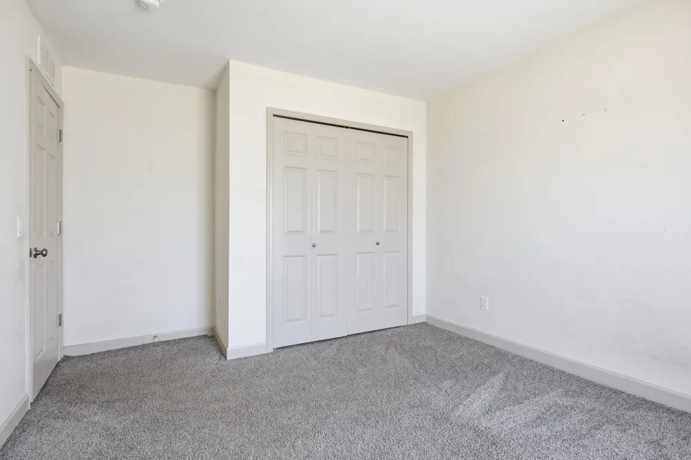 32200 Ecorse Road Romulus, MI 48174