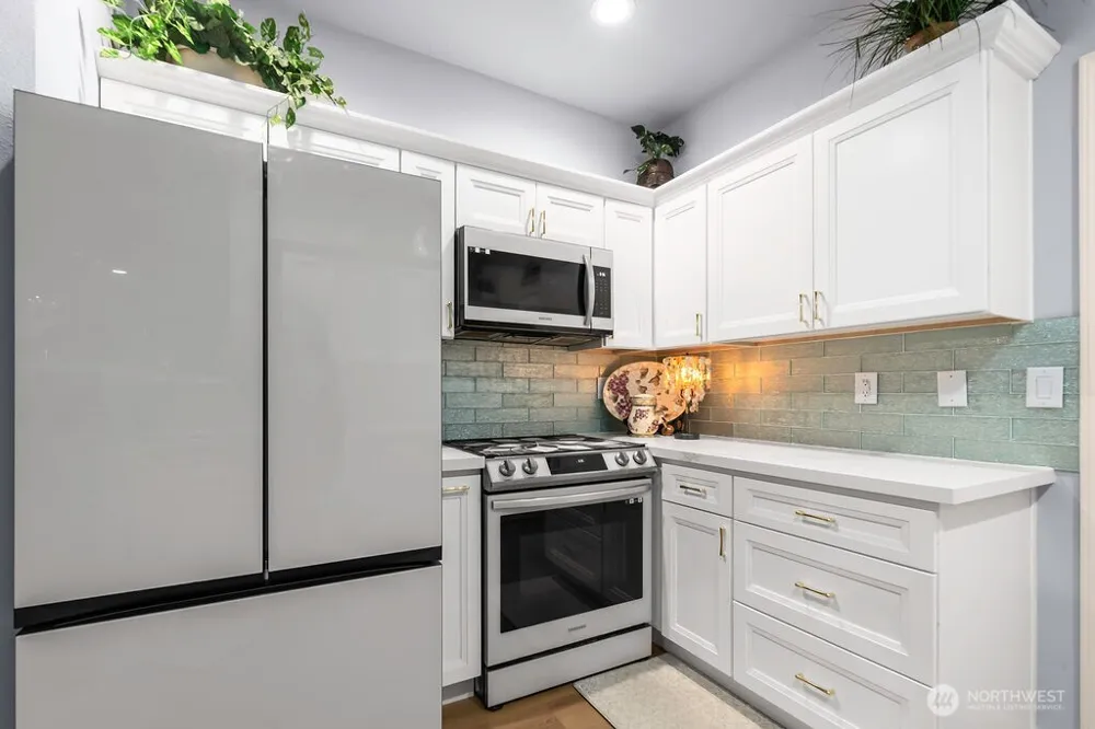 8943 Gravelly Lake Drive SW #2 Lakewood, WA 98499
