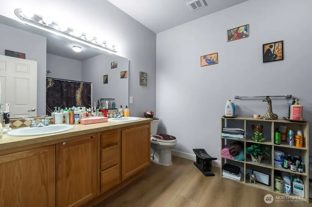 8943 Gravelly Lake Drive SW #2 Lakewood, WA 98499
