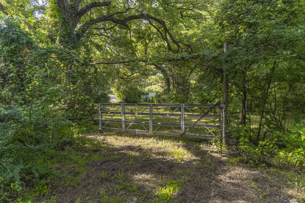 400 W Oak Street Mansfield, TX 76063