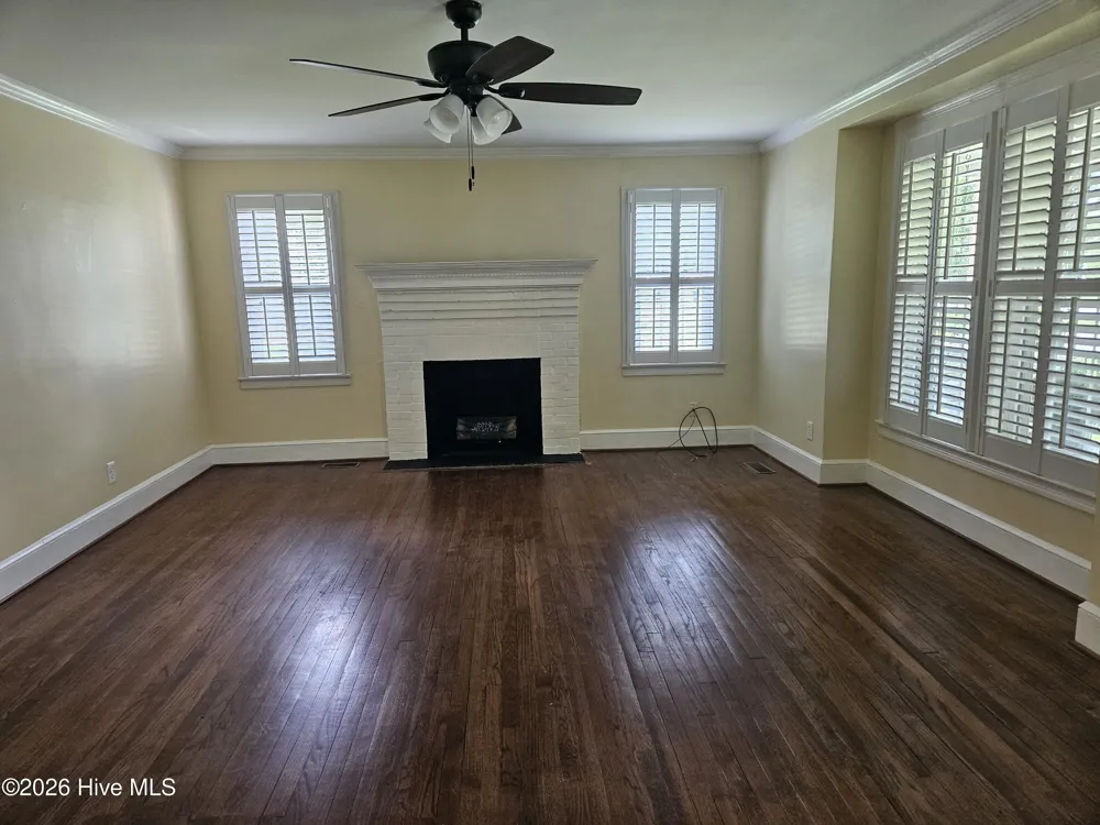 207 Stewart Avenue Clinton, NC 28328