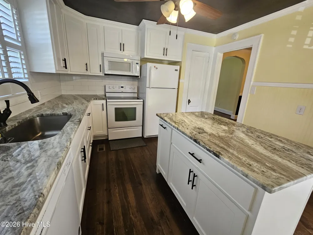 207 Stewart Avenue Clinton, NC 28328