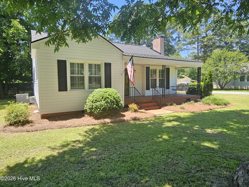 207 Stewart Avenue Clinton, NC 28328