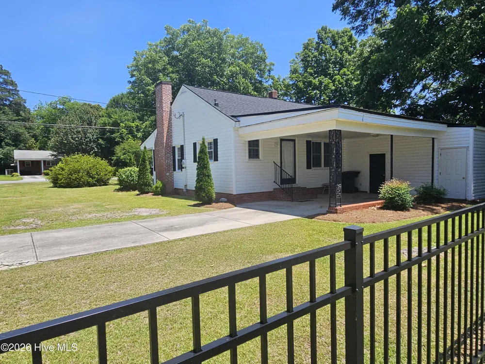 207 Stewart Avenue Clinton, NC 28328