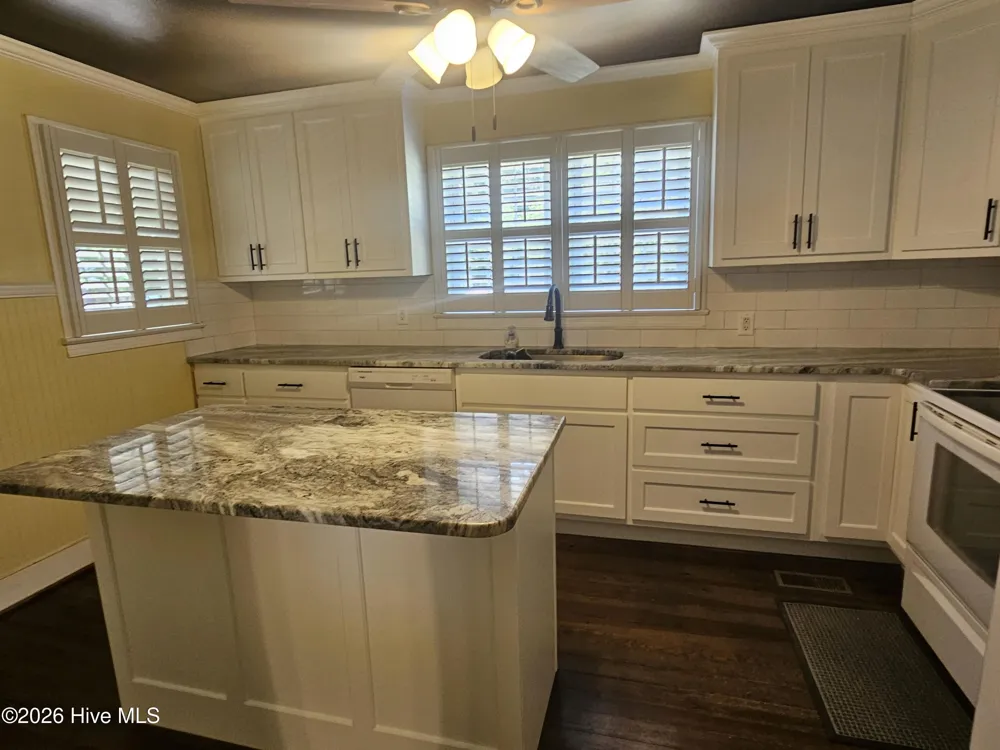 207 Stewart Avenue Clinton, NC 28328