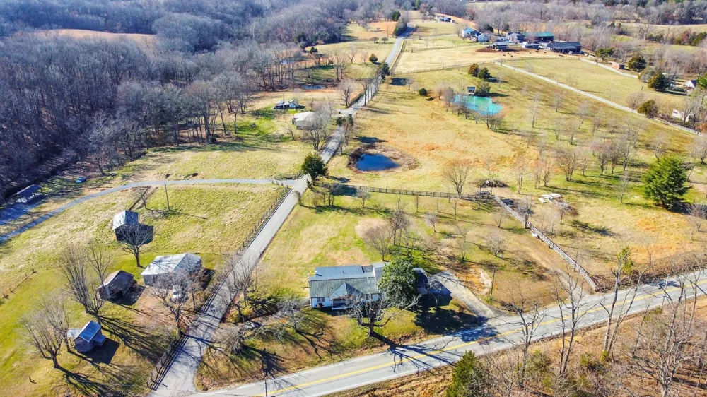 405 Fairfield Rd Bethpage, TN 37022