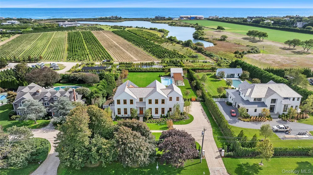 522 Wickapogue Road Southampton, NY 11968