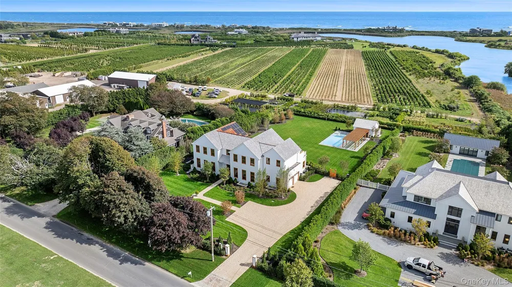 522 Wickapogue Road Southampton, NY 11968