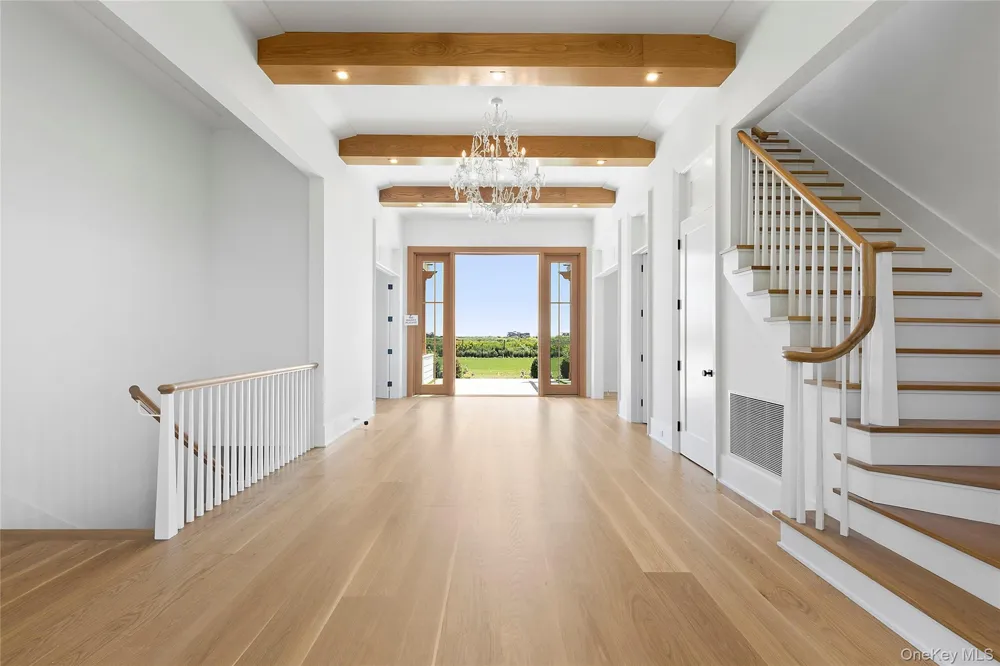 522 Wickapogue Road Southampton, NY 11968