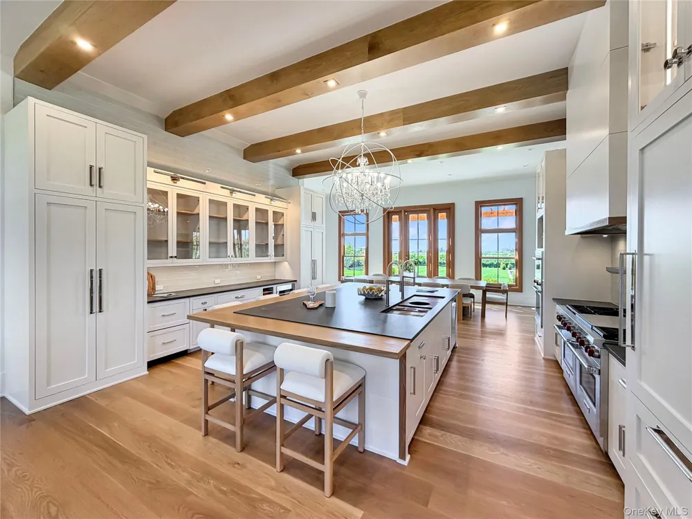 522 Wickapogue Road Southampton, NY 11968