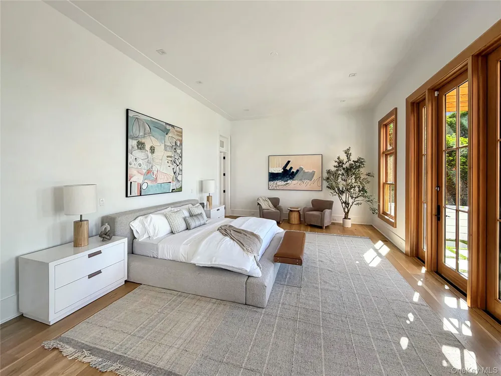 522 Wickapogue Road Southampton, NY 11968