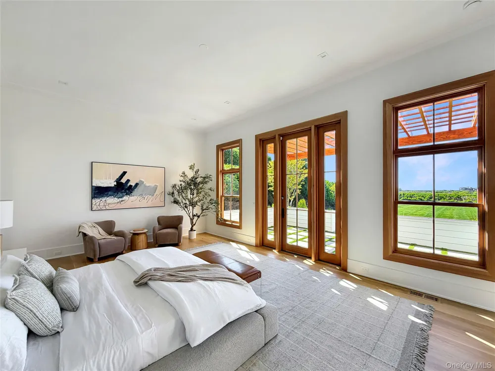 522 Wickapogue Road Southampton, NY 11968