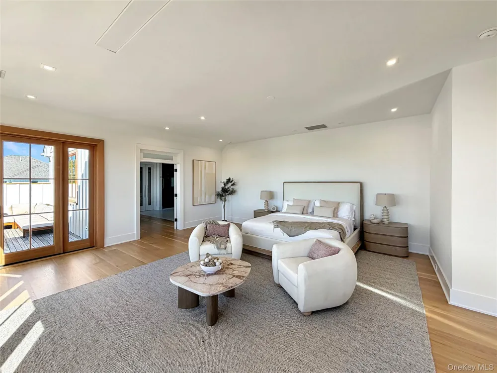 522 Wickapogue Road Southampton, NY 11968