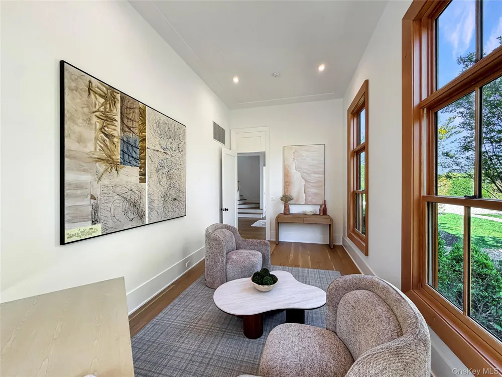 522 Wickapogue Road Southampton, NY 11968