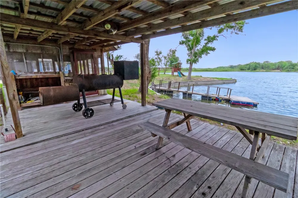 286 Mystic Drive Mathis, TX 78368