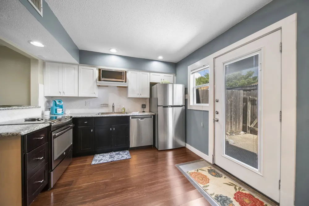 7409 Shadow Hill Drive #108 Austin, TX 78731