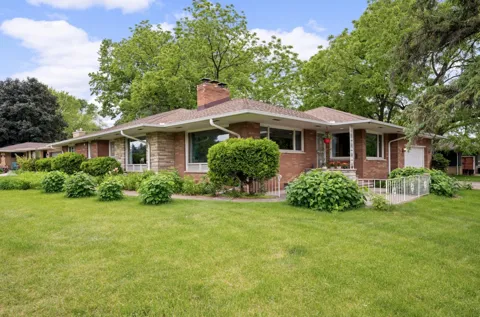 1495 County Road B2 W
