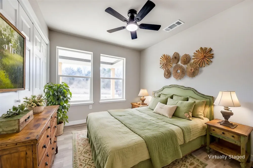 226 W Cardinal Ector, TX 75439