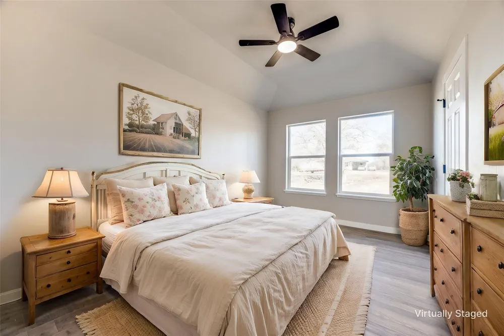 226 W Cardinal Ector, TX 75439