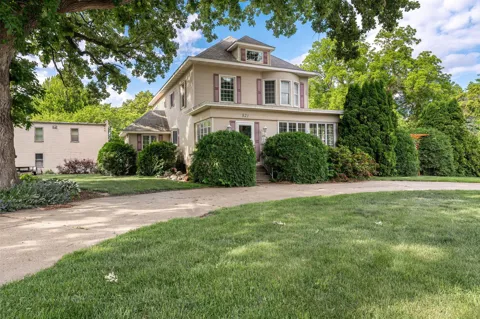 821 E Elm Avenue