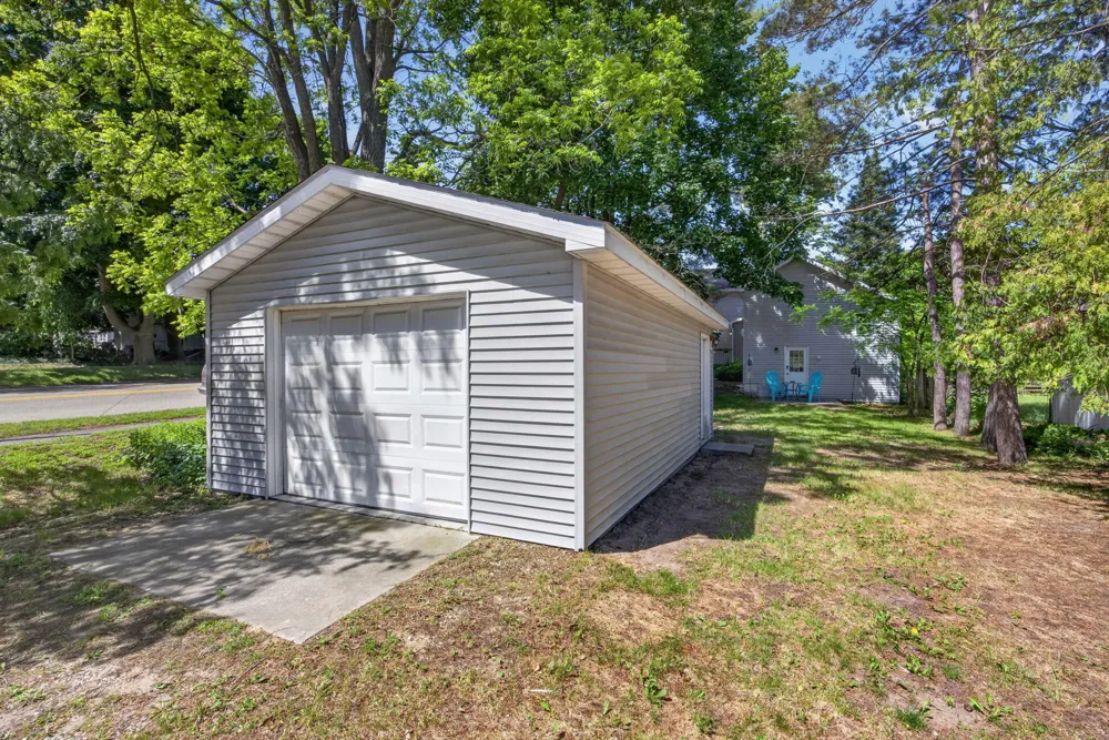 124 W Madison Street Big Rapids City, MI 49307