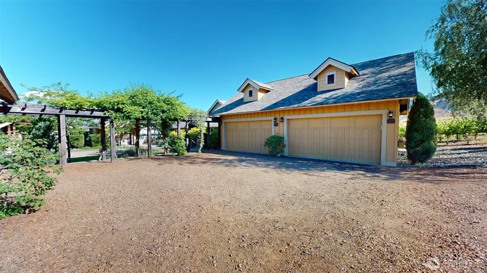102 Village Way Oroville, WA 98844