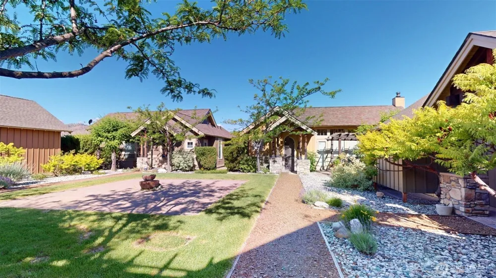 102 Village Way Oroville, WA 98844