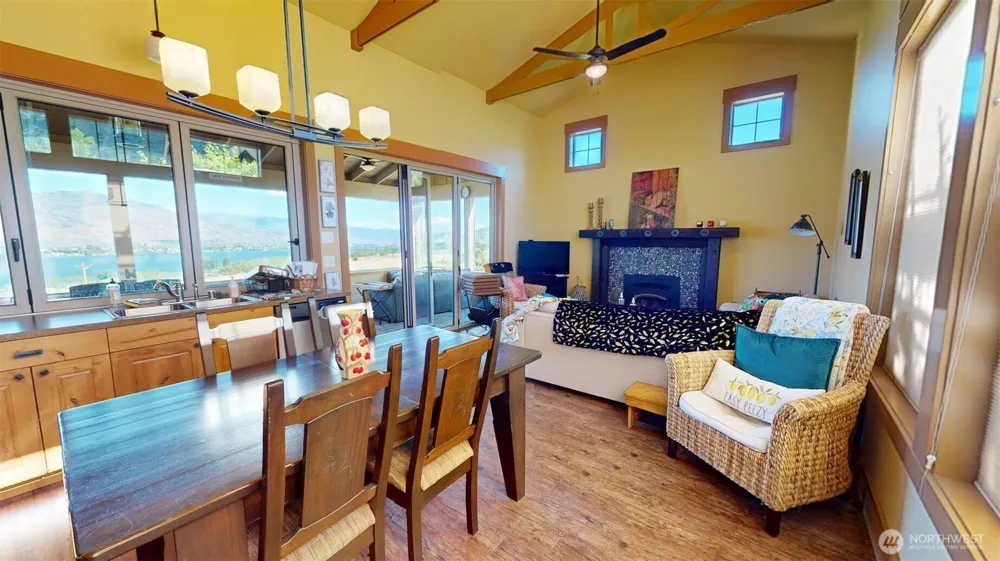 102 Village Way Oroville, WA 98844