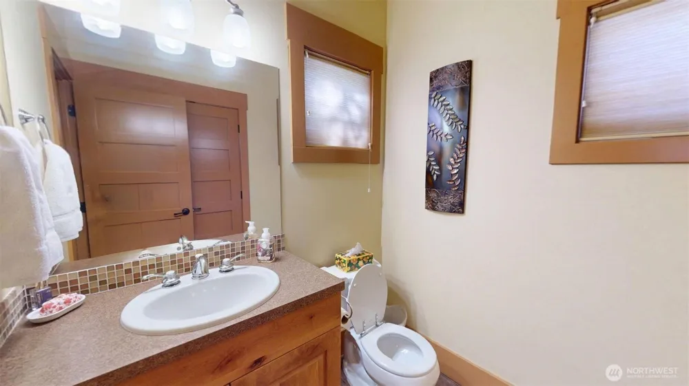 102 Village Way Oroville, WA 98844