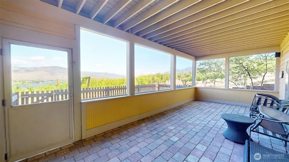 102 Village Way Oroville, WA 98844