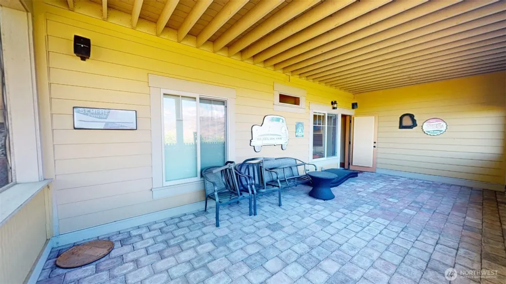 102 Village Way Oroville, WA 98844