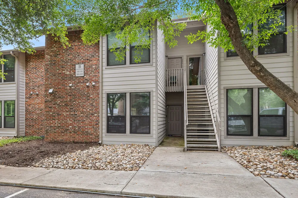 3839 Dry Creek Drive #106 Austin, TX 78731