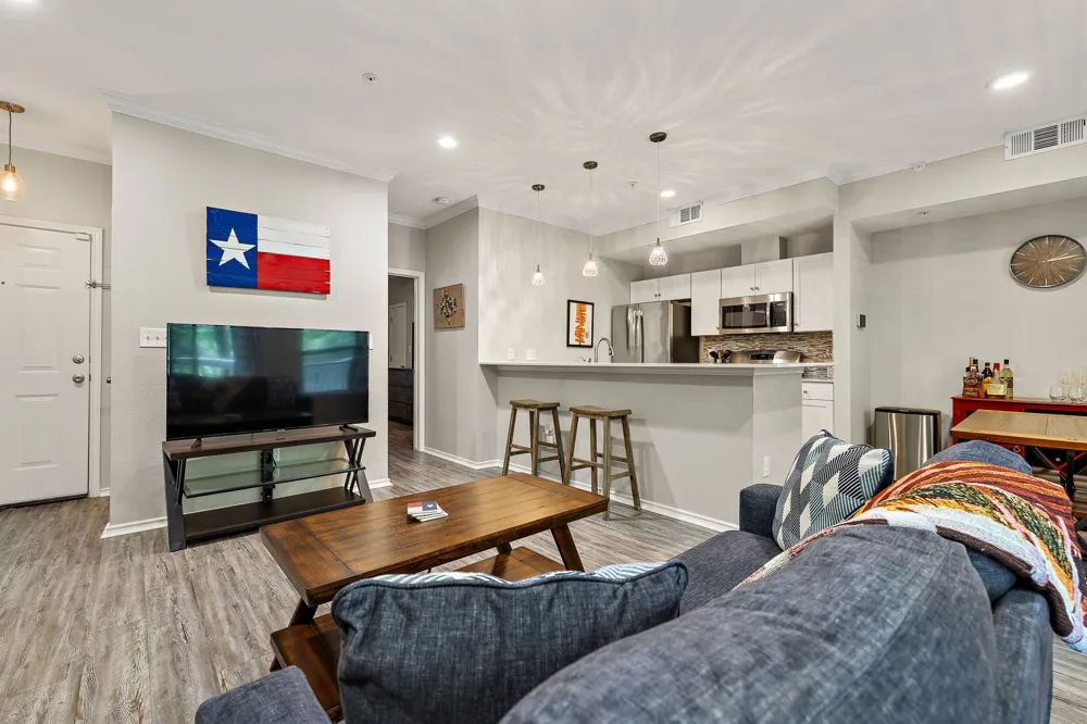 3839 Dry Creek Drive #106 Austin, TX 78731