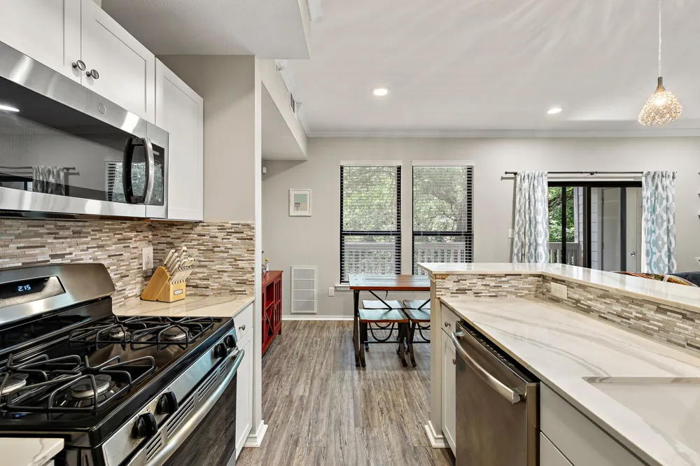 3839 Dry Creek Drive #106 Austin, TX 78731